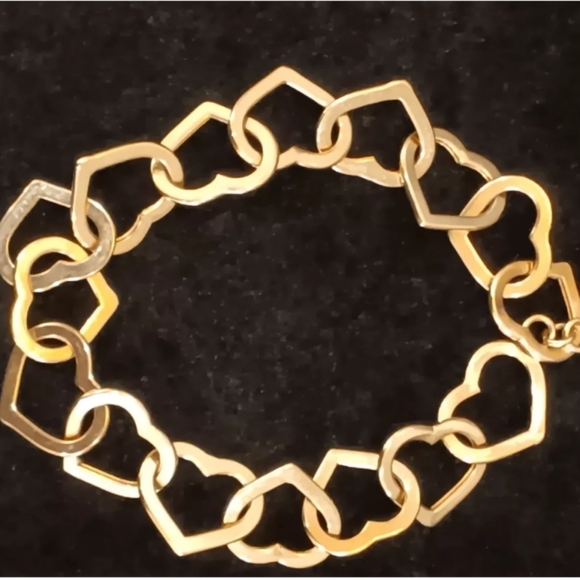 Sold 14k Yellow Gold Large Heart Link Bracelet with Toggle Closure - Picture 5 of 12